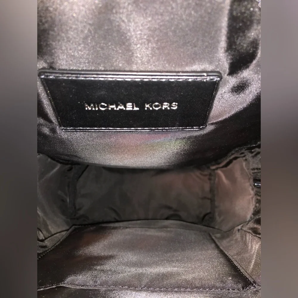 💥Moving to @the_bag_guy💥Michael Kors - Mason Varsity Stripe Sling Pack - Picture 15 of 16